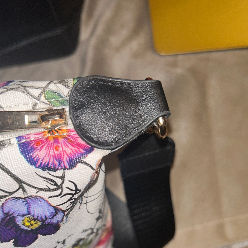 Floral White‎ and Black Crossbody Bag NWOT - Picture 6 of 11